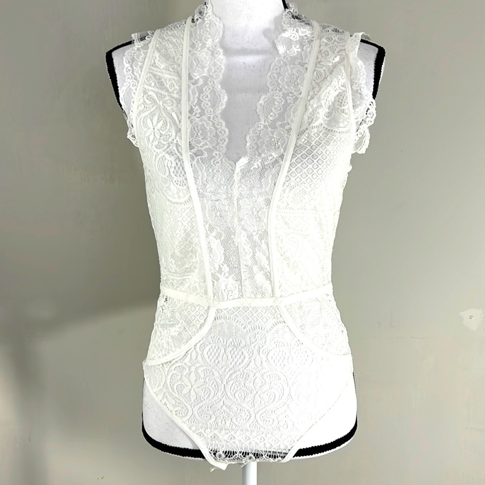 Hazel White Hollow-Out Lace Bodysuit